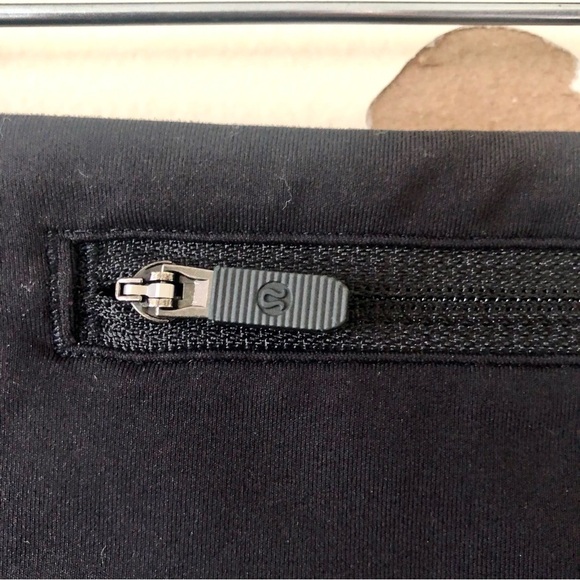 Lululemon Run Times Short II in Spring Bloom Multi Black Size 8 - Picture 11 of 11